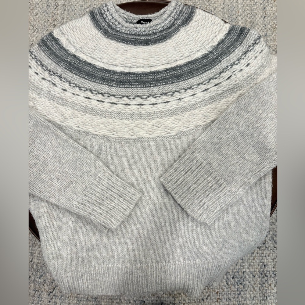 Theory Gray and White Knit Sweater